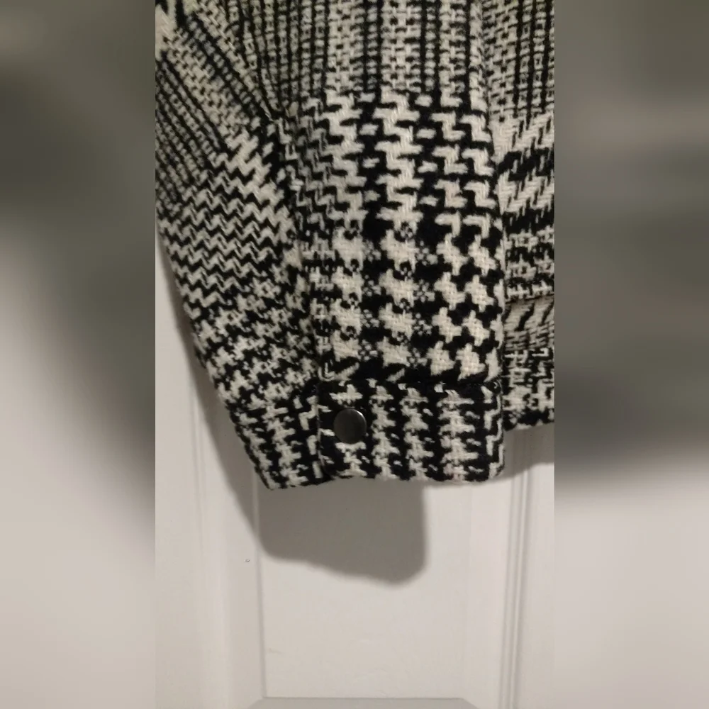 JustFab Jacket - Picture 3 of 7